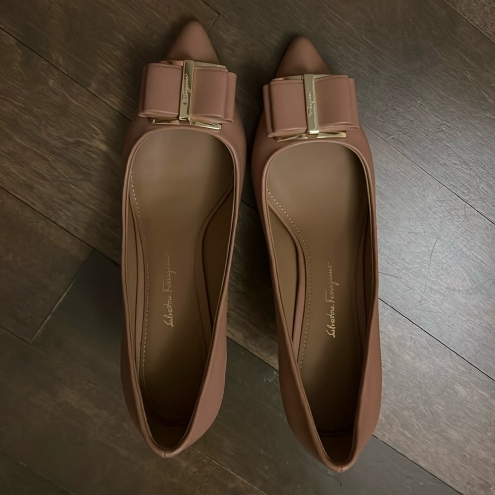 Ferragamo Double Bow Pumps US 8.5 in Pink